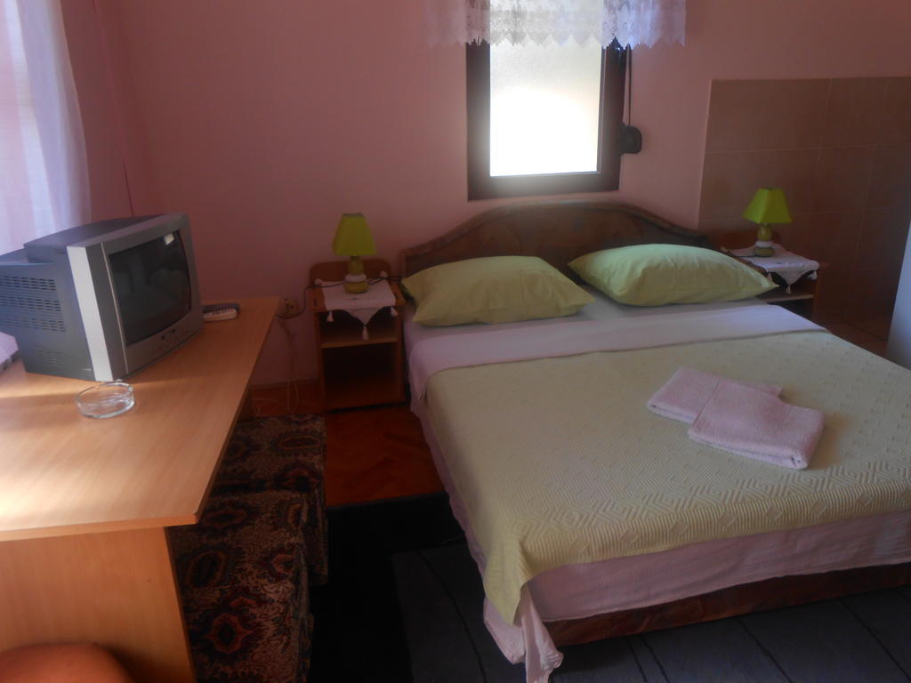 Apartments & Hostel Zdrava Hrana Mostar Rom bilde